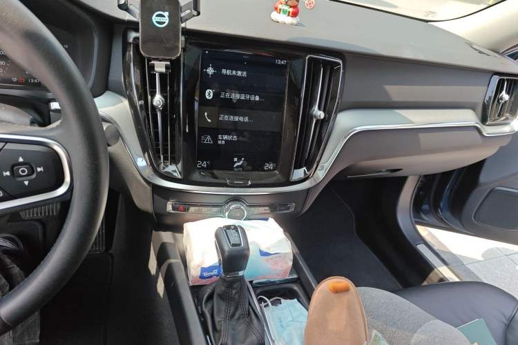 Used Volvo S60 2020 T4 Zhiyi Luxury Edition Audio And AC Panel