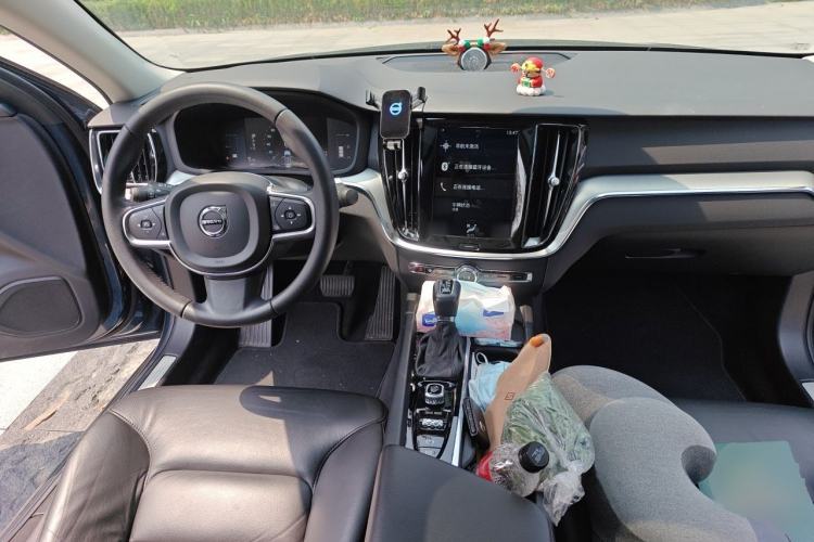 Used Volvo S60 2020 T4 Zhiyi Luxury Edition Center Console