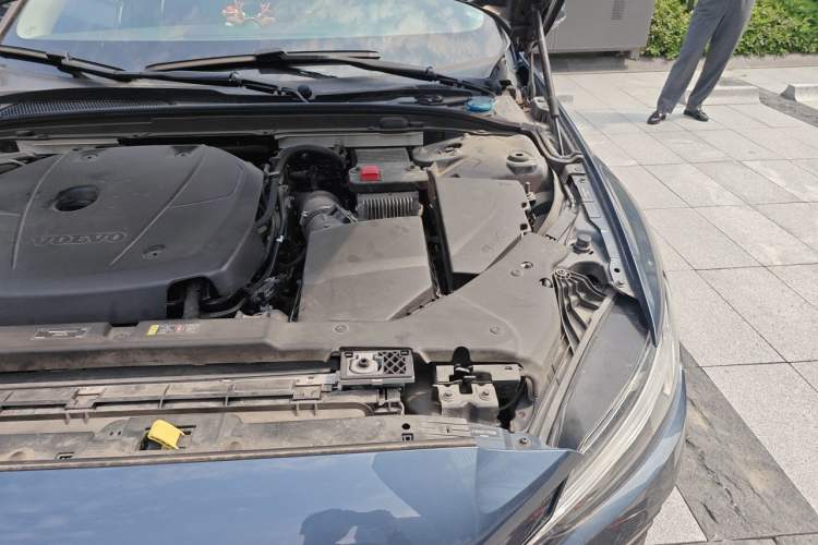 Used Volvo S60 2020 T4 Zhiyi Luxury Edition Engine Bay Left