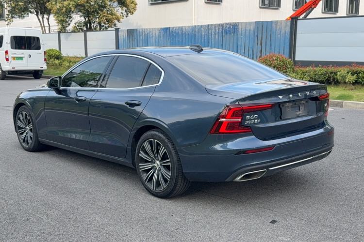 Used Volvo S60 2020 T4 Zhiyuan Luxury Edition Exterior 2