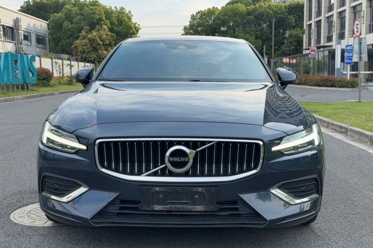 Used Volvo S60 2020 T4 Zhiyuan Luxury Edition Front