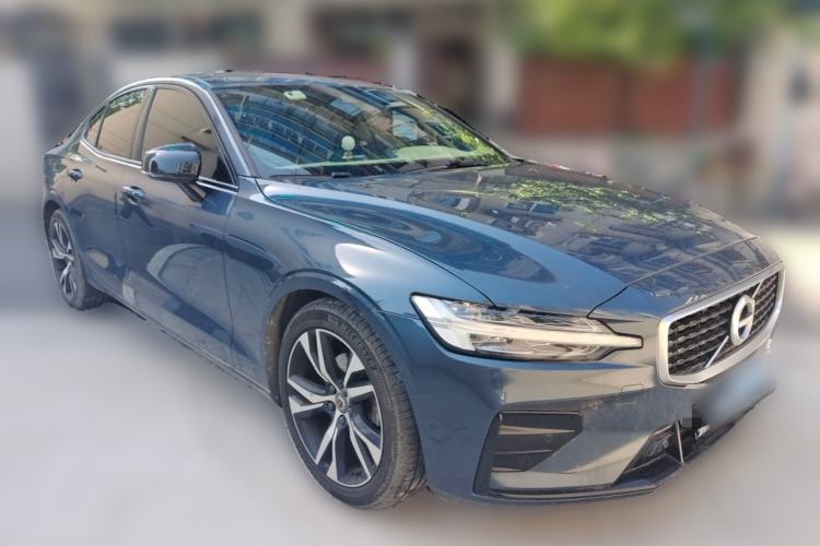 Used Volvo S60 2020 T4 Zhiyuan Sport Edition Front Right 45 Deg