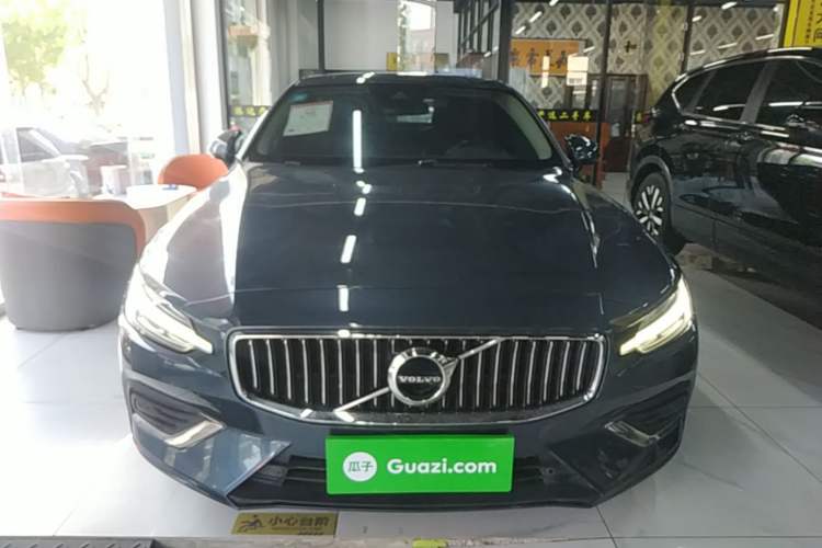 Used Volvo S60 2020 T4 Zhiyi Luxury Edition Front