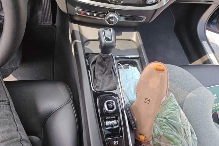 Used Volvo S60 2020 T4 Zhiyi Luxury Edition Gear Lever
