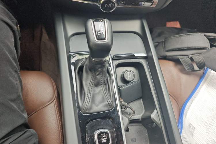 Used Volvo S60 2020 T4 Zhiyi Luxury Edition Gear Lever