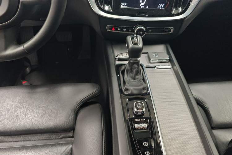 Used Volvo S60 2020 T4 Zhiyuan Luxury Edition Gear Lever