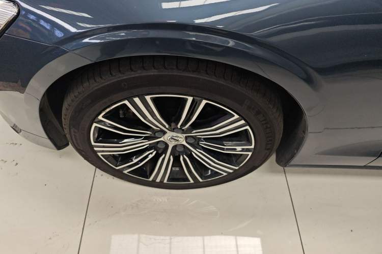 Used Volvo S60 2020 T4 Zhiyuan Luxury Edition Left Front Wheel Hub