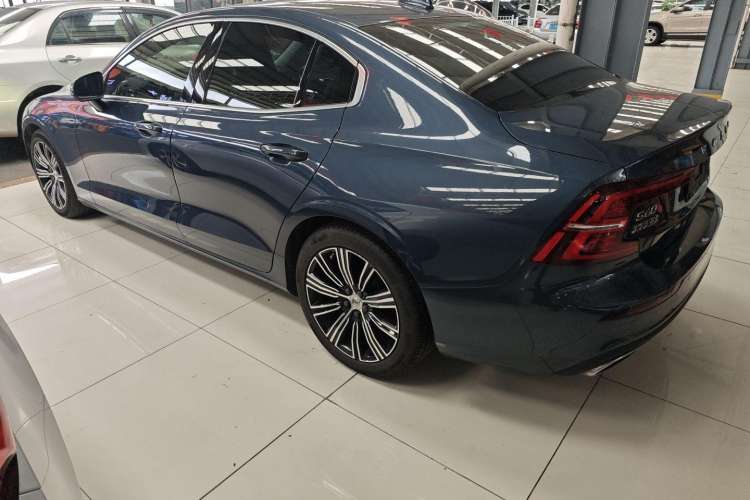 Used Volvo S60 2020 T4 Zhiyuan Luxury Edition Left Side