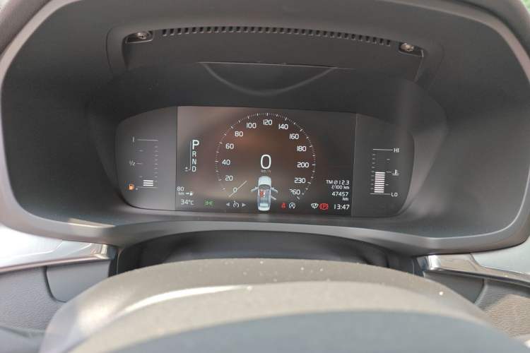 Used Volvo S60 2020 T4 Zhiyi Luxury Edition Odometer Close Up