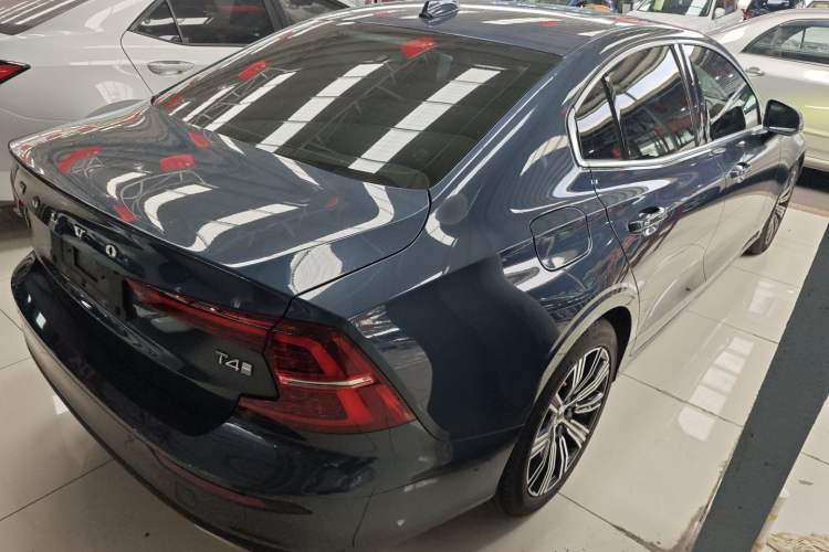 Used Volvo S60 2020 T4 Zhiyuan Luxury Edition Rear Right 45 Deg