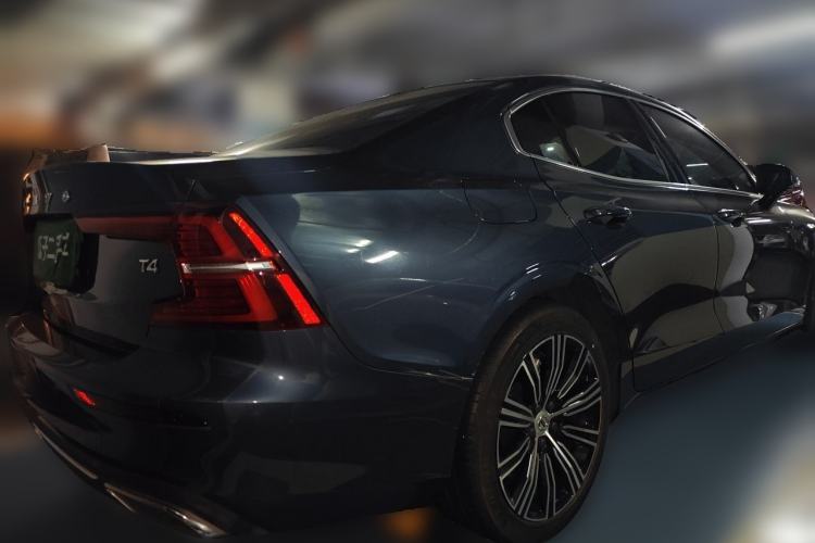 Used Volvo S60 2020 T4 Zhiyuan Luxury Edition Rear Right 45 Deg