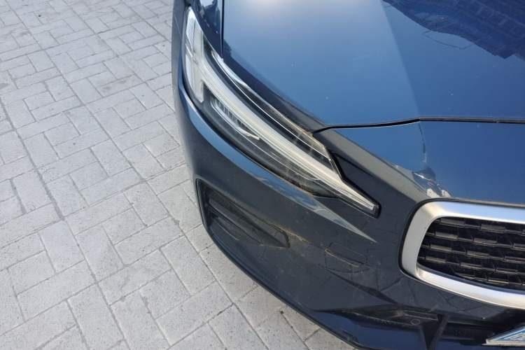 Used Volvo S60 2020 T4 Zhiyuan Sport Edition Right Front Headlight