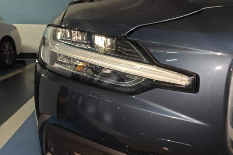 Used Volvo S60 2020 T4 Zhiyuan Luxury Edition Right Front Headlight