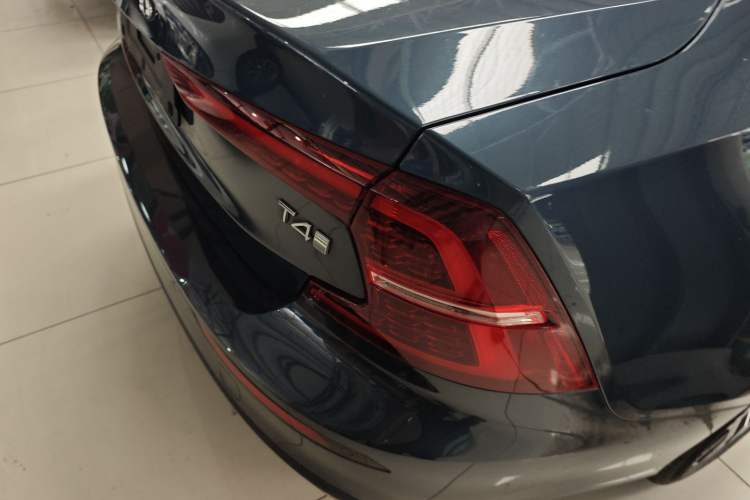 Used Volvo S60 2020 T4 Zhiyuan Luxury Edition Right Rear Taillight