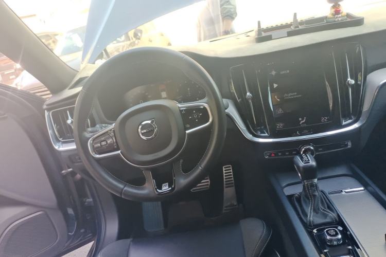 Used Volvo S60 2020 T4 Zhiyuan Sport Edition Steering Wheel