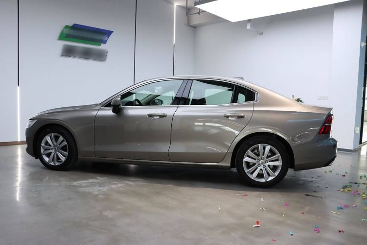 Used Volvo S60 2020 T3 SmartDrive Luxury Edition Exterior 3