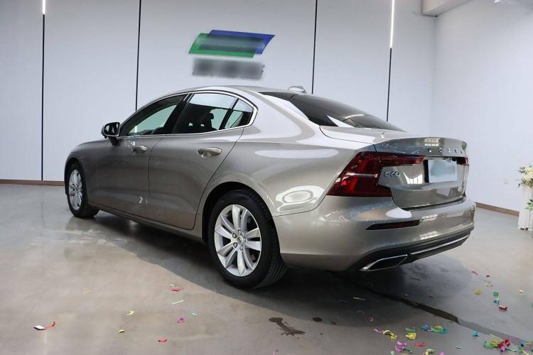 Used Volvo S60 2020 T3 SmartDrive Luxury Edition Exterior 4