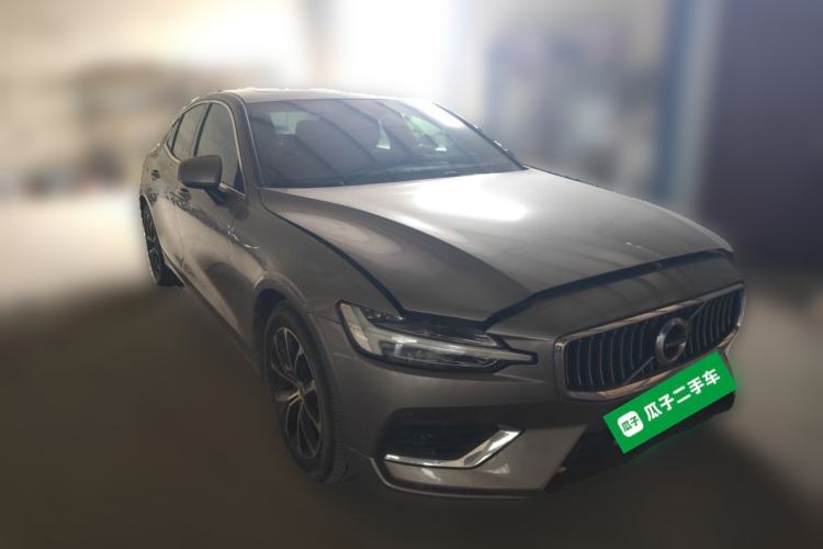 Used Volvo S60 2020 T4 Zhiyi Luxury Edition Front Right 45 Deg