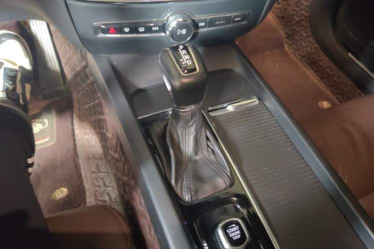 Used Volvo S60 2020 T4 Zhiyi Luxury Edition Gear Lever