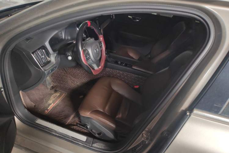 Used Volvo S60 2020 T4 Zhiyi Luxury Edition Left Front Seat