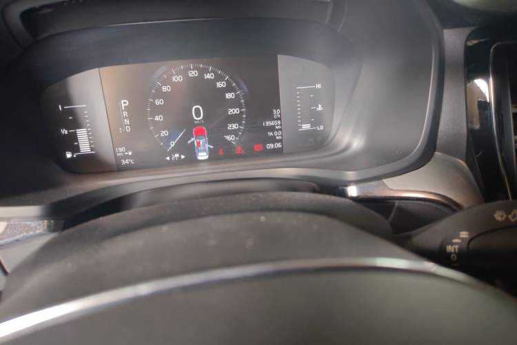 Used Volvo S60 2020 T4 Zhiyi Luxury Edition Odometer Close Up