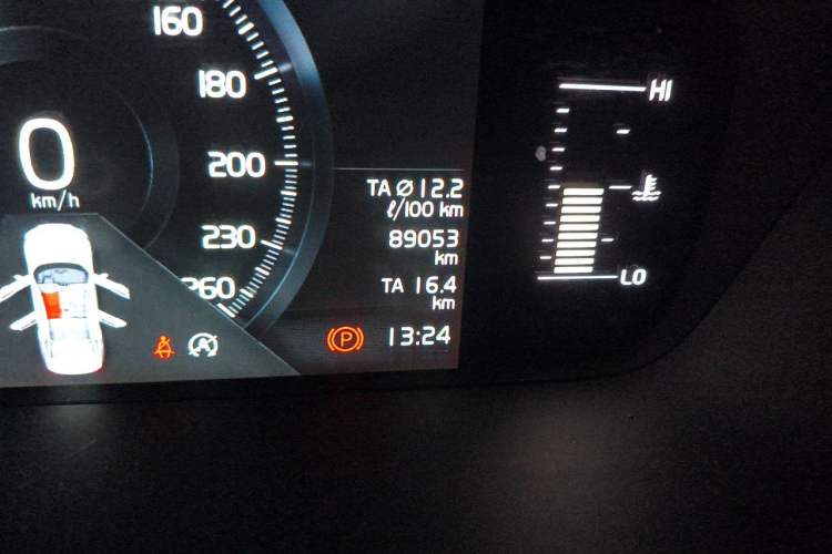 Used Volvo S60 2020 T4 Zhiyi Luxury Edition Odometer Close Up
