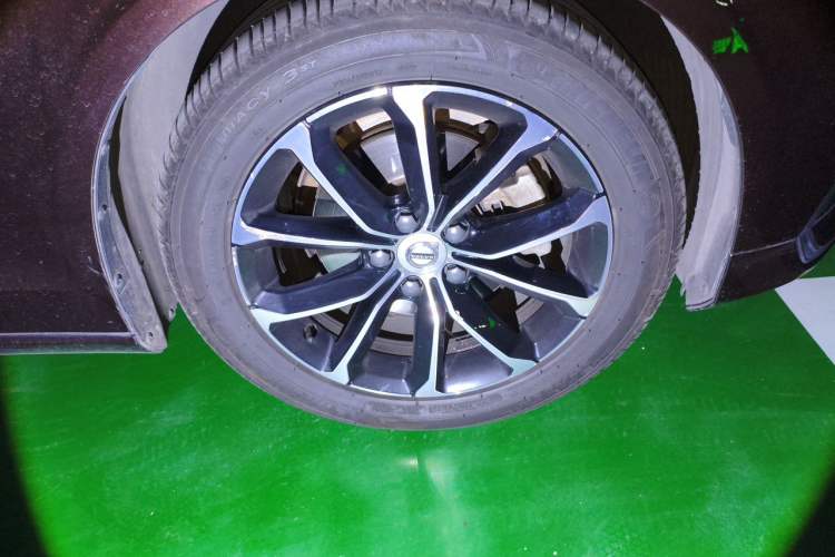 Used Volvo S60 2020 T4 Zhiyi Luxury Edition Right Front Wheel Hub