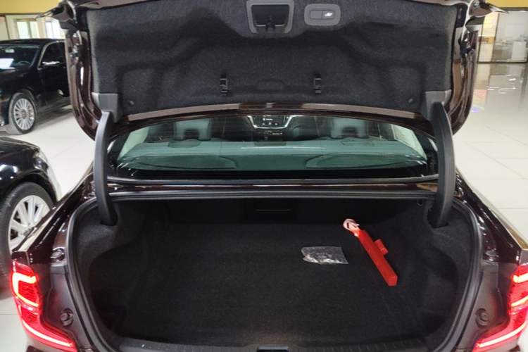 Used Volvo S60 2020 T4 Zhiyuan Luxury Edition Trunk