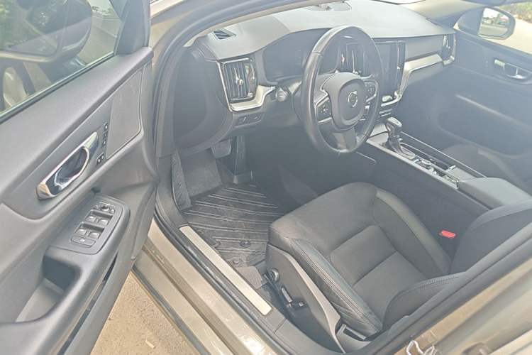 Used Volvo S60 2020 T3 SmartDrive Luxury Edition Driver Seat