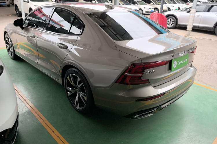 Used Volvo S60 2020 T4 Zhiyuan Sport Edition Exterior 4