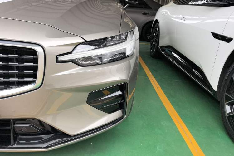 Used Volvo S60 2020 T4 Zhiyuan Sport Edition Exterior 7