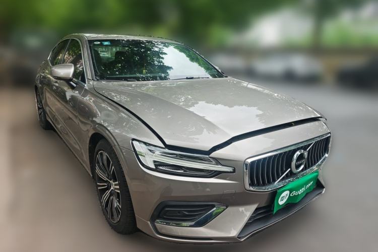 Used Volvo S60 2020 T4 Zhiyuan Luxury Edition Front Right 45 Deg