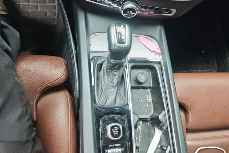 Used Volvo S60 2020 T4 Zhiyuan Luxury Edition Gear Lever