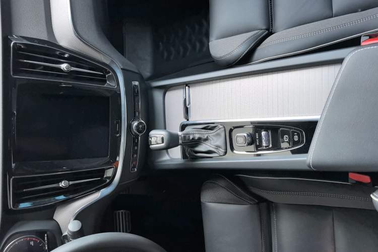 Used Volvo S60 2020 T4 Zhiyuan Sport Edition Interior 5