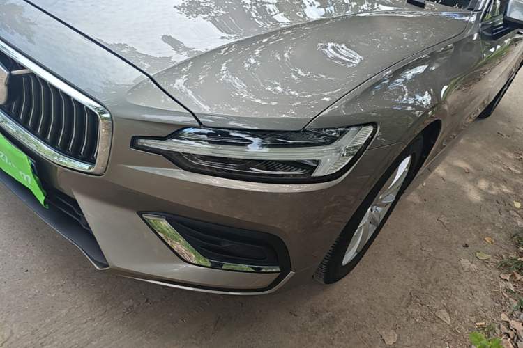Used Volvo S60 2020 T3 SmartDrive Luxury Edition Left Front Headlight