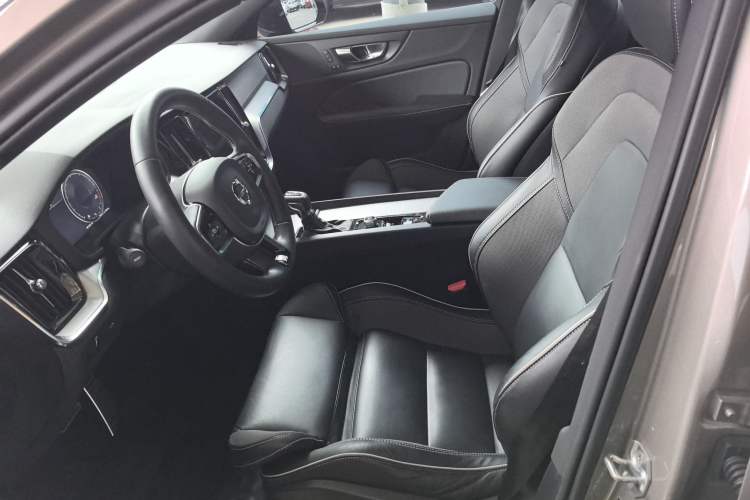 Used Volvo S60 2020 T4 Zhiyuan Sport Edition Left Front Seat