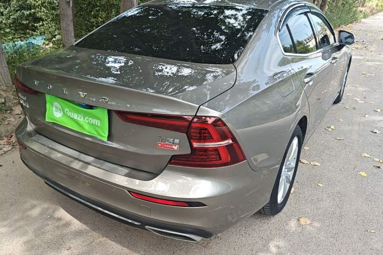 Used Volvo S60 2020 T3 SmartDrive Luxury Edition Rear Right 45 Deg