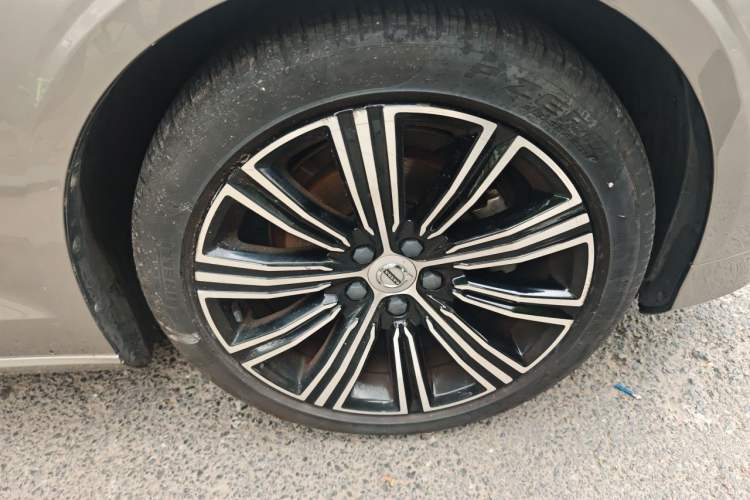 Used Volvo S60 2020 T4 Zhiyuan Luxury Edition Right Front Wheel Hub