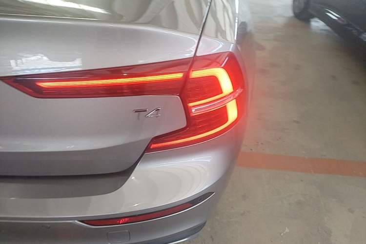 Used Volvo S60 2020 T4 Zhiyi Luxury Edition Right Rear Taillight