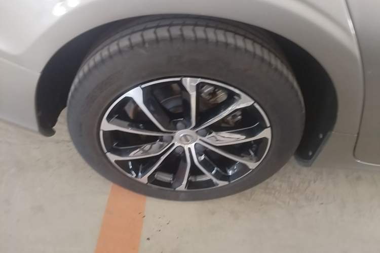 Used Volvo S60 2020 T4 Zhiyi Luxury Edition Right Rear Wheel Hub