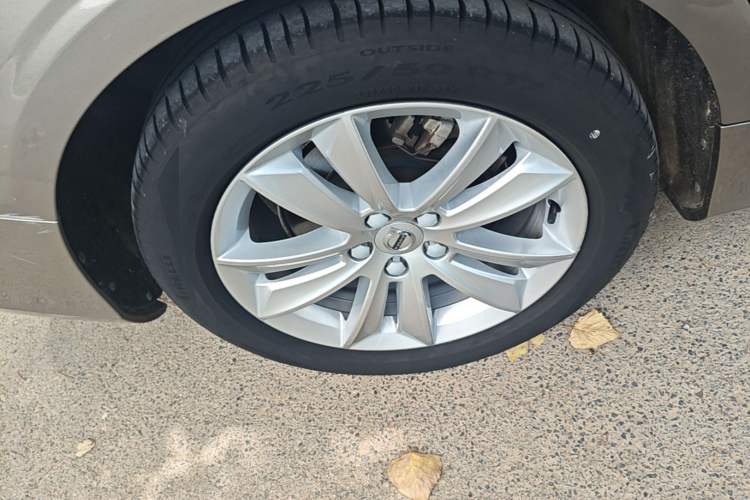 Used Volvo S60 2020 T3 SmartDrive Luxury Edition Right Rear Wheel Hub