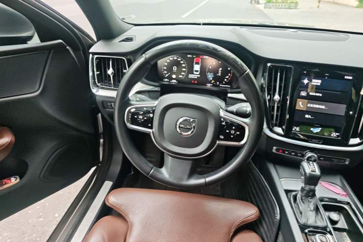 Used Volvo S60 2020 T4 Zhiyuan Luxury Edition Steering Wheel