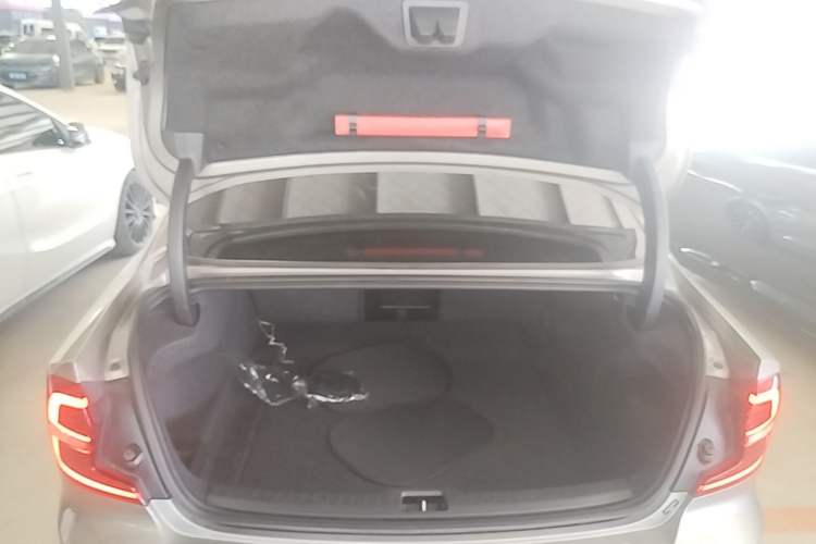 Used Volvo S60 2020 T4 Zhiyi Luxury Edition Trunk