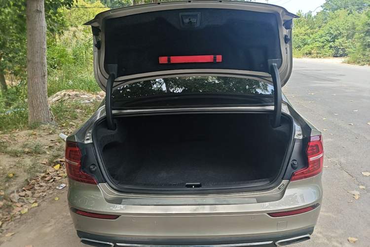 Used Volvo S60 2020 T3 SmartDrive Luxury Edition Trunk