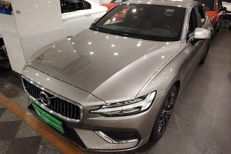 Gebrauchter Volvo S60 2020 T4 Zhiyuan Luxury Edition Guazi used car, China used car export, Used car for sale, Used  cars, Cheapest cars for sale
