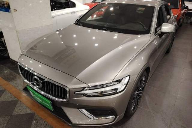 Volvo S60 2020 T4 Zhiyuan Luxury Edition d’occasion