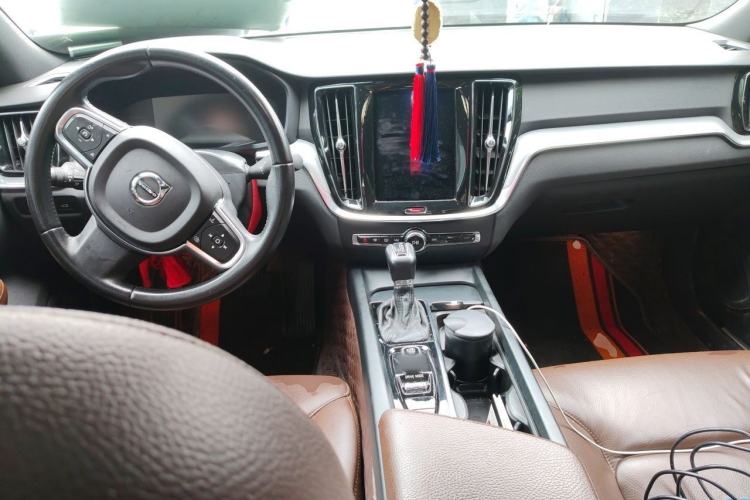 Used Volvo S60 2020 T4 Zhiyi Luxury Edition Center Console
