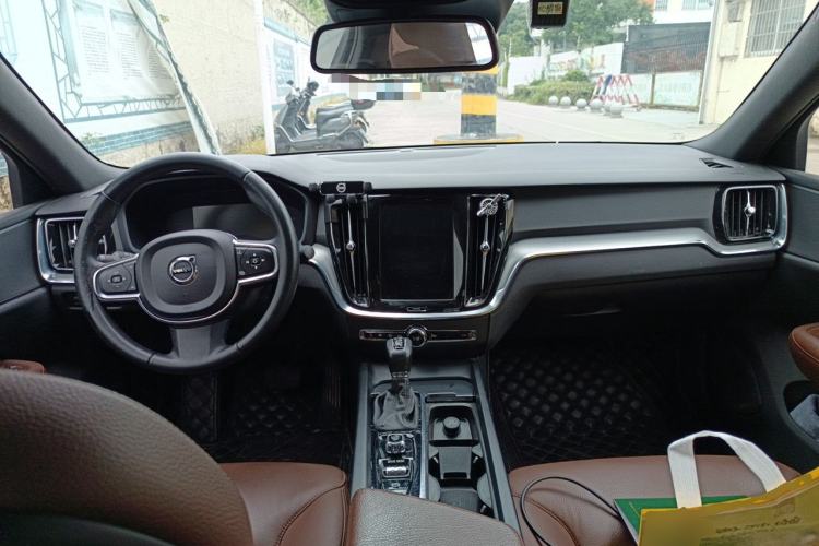 Used Volvo S60 2020 T4 Zhiyi Luxury Edition Center Console