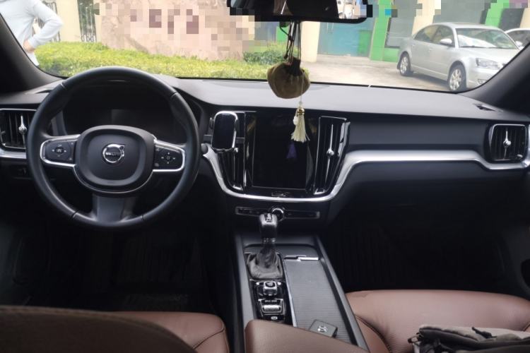 Used Volvo S60 2020 T4 Zhiyi Luxury Edition Center Console