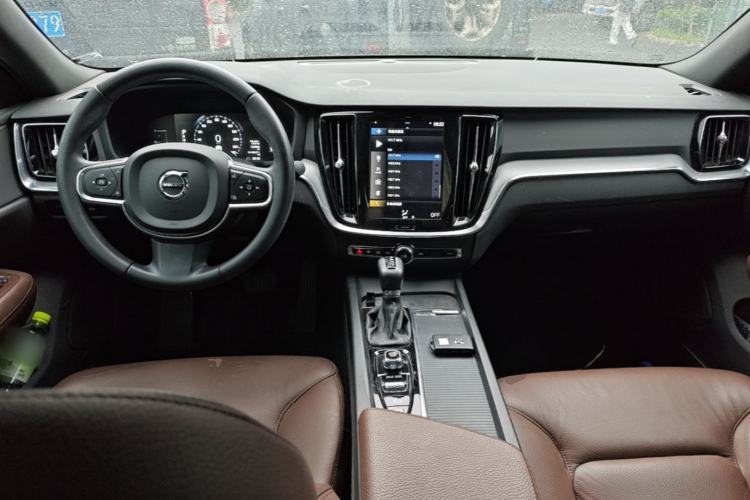 Used Volvo S60 2020 T4 Zhiyi Luxury Edition Center Console